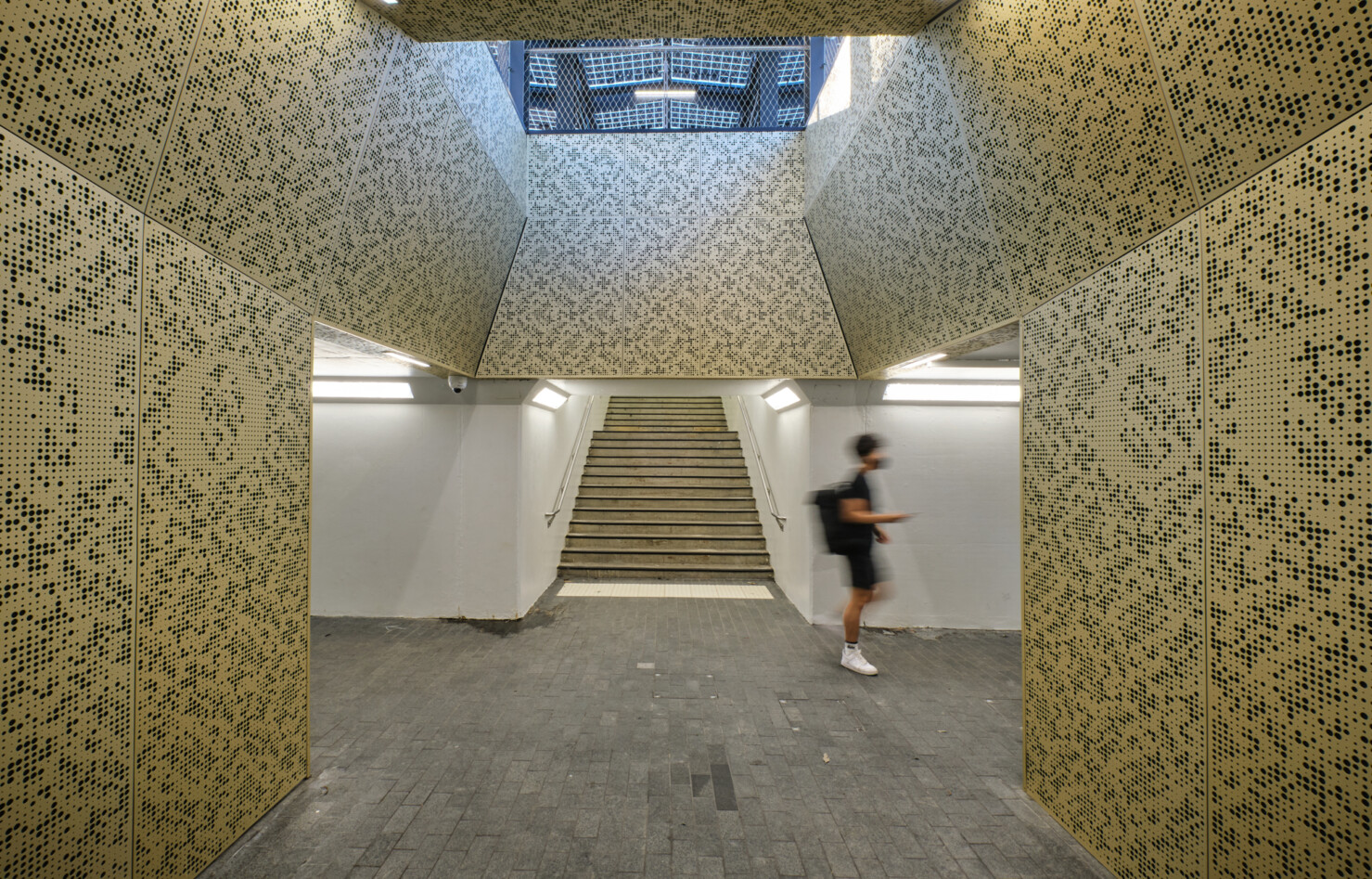 Como Station Underpass